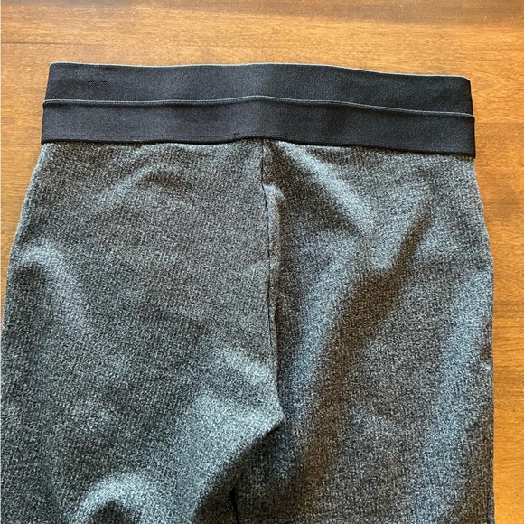 Ann Taylor - elastic waist pull on leggings with gold zipper at ankle - MP - Picture 5 of 9